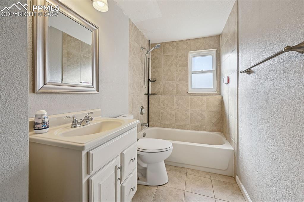 Image 16 of 25: Downstairs bathroom
