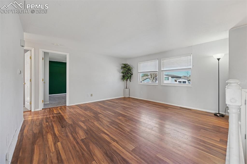 Image 3 of 25: Living room