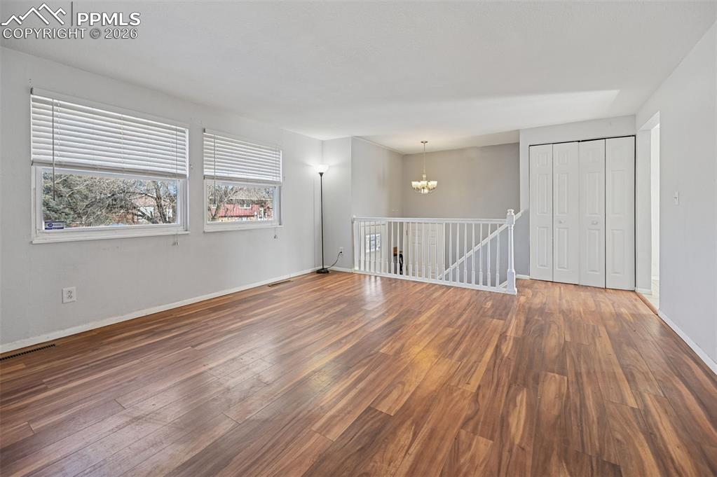 Image 4 of 25: Living Room