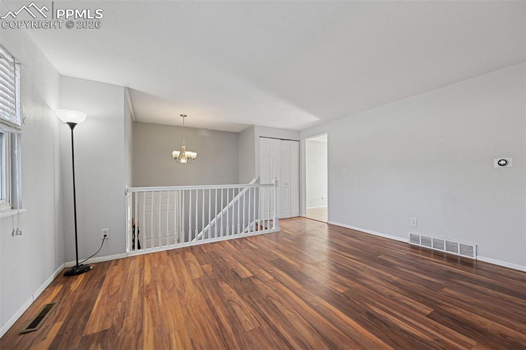 Image 5 of 25: Living Room