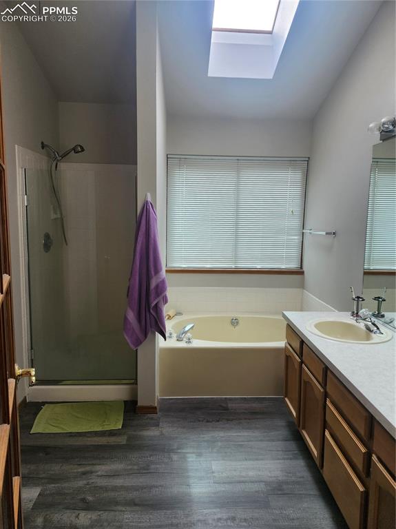 Image 15 of 19: Bathroom