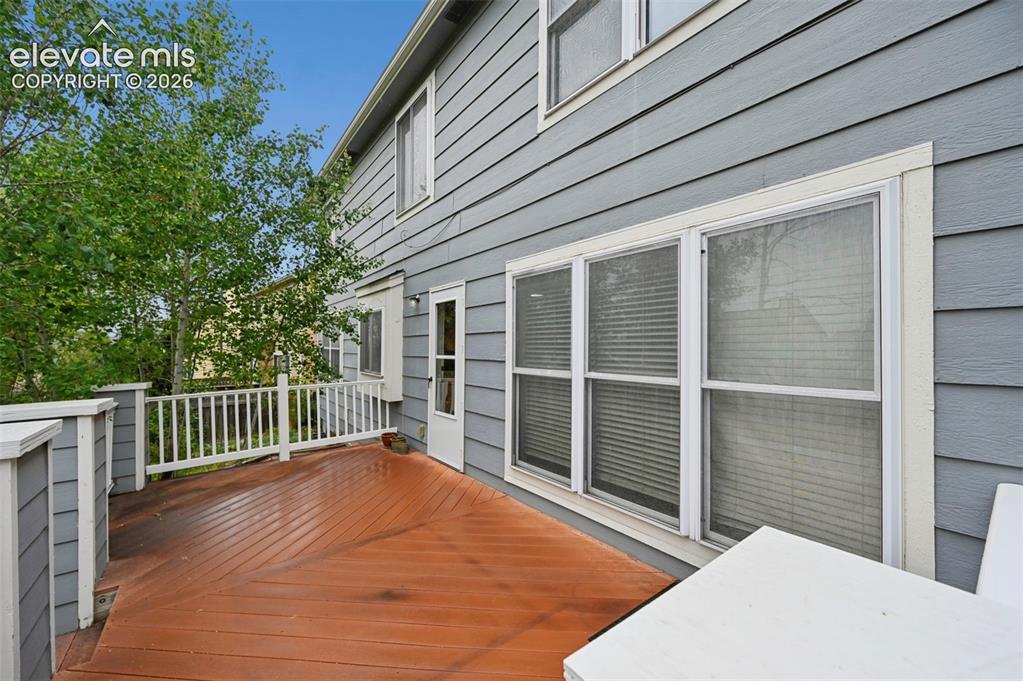 Image 21 of 23: Deck
