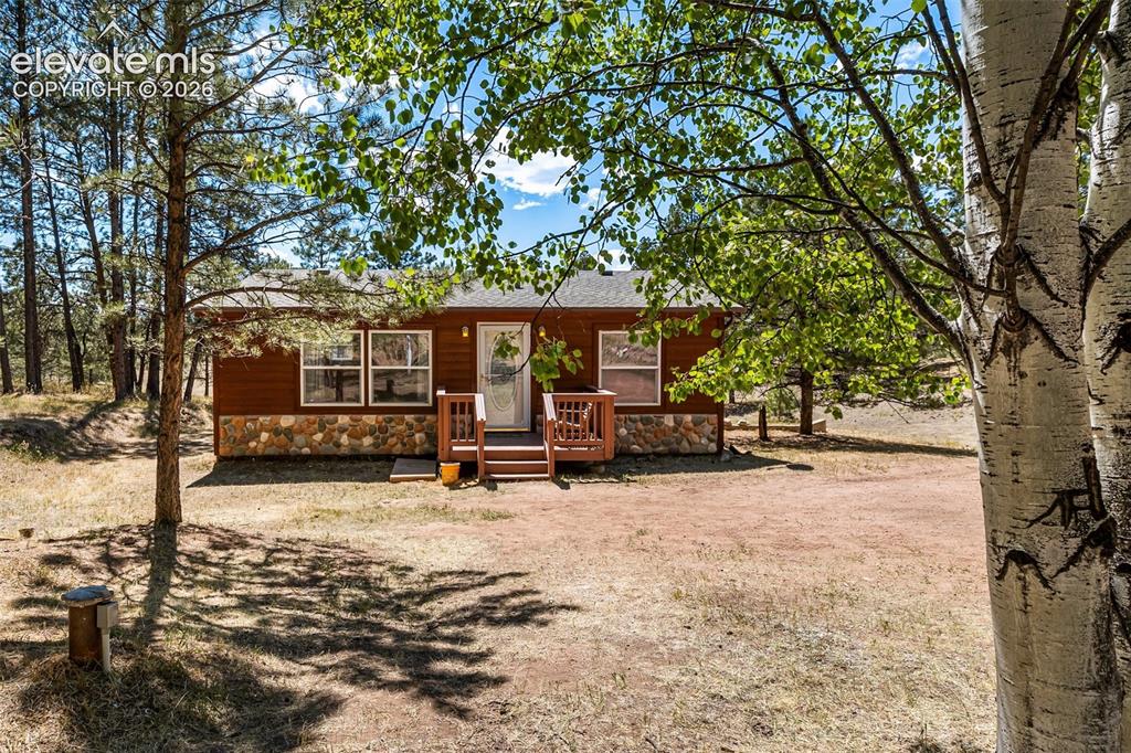Image 20 of 22: Front of Property