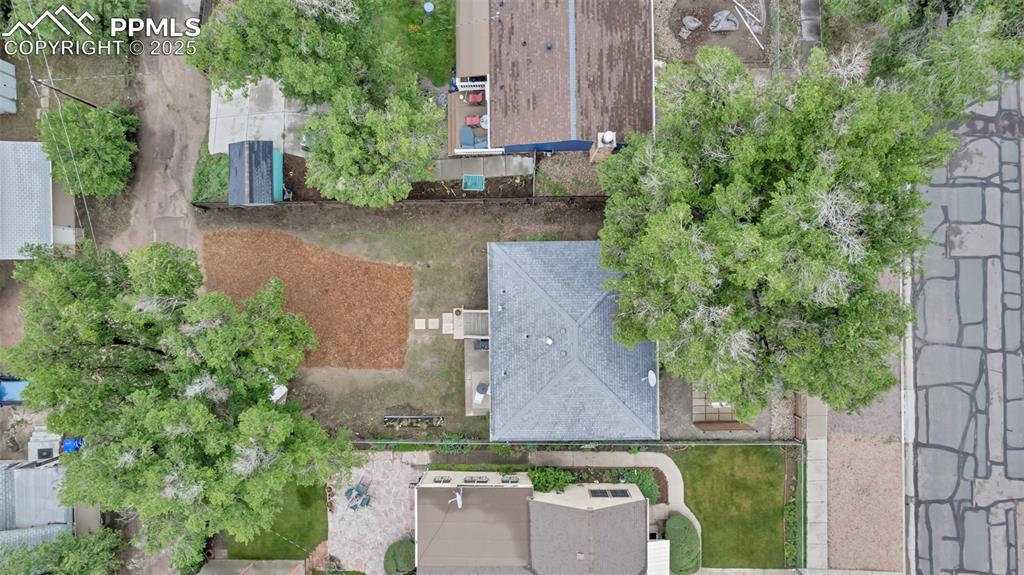 Image 33 of 35: Drone / aerial view