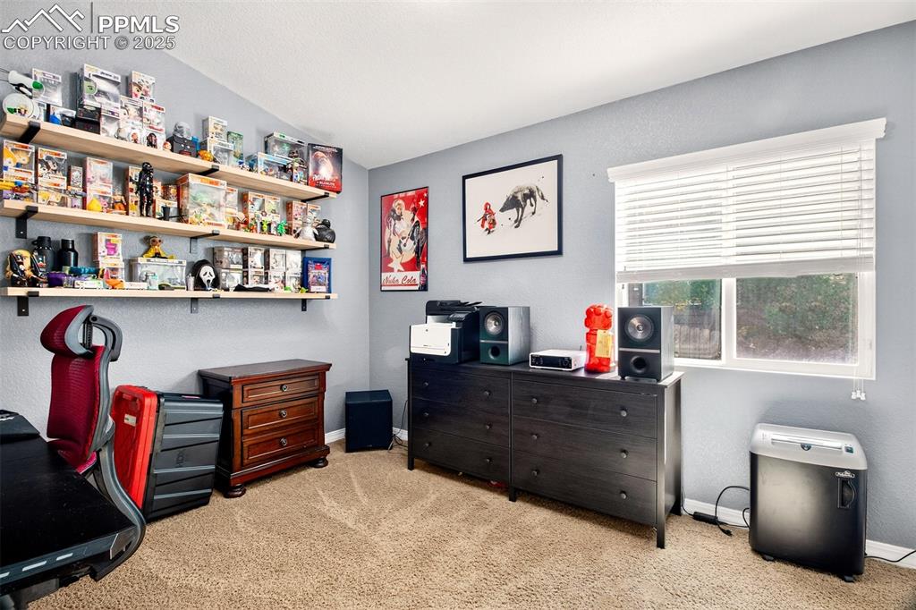 Image 16 of 35: Office