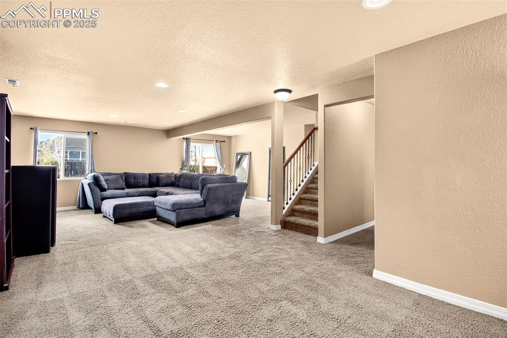 Image 21 of 35: Family Room