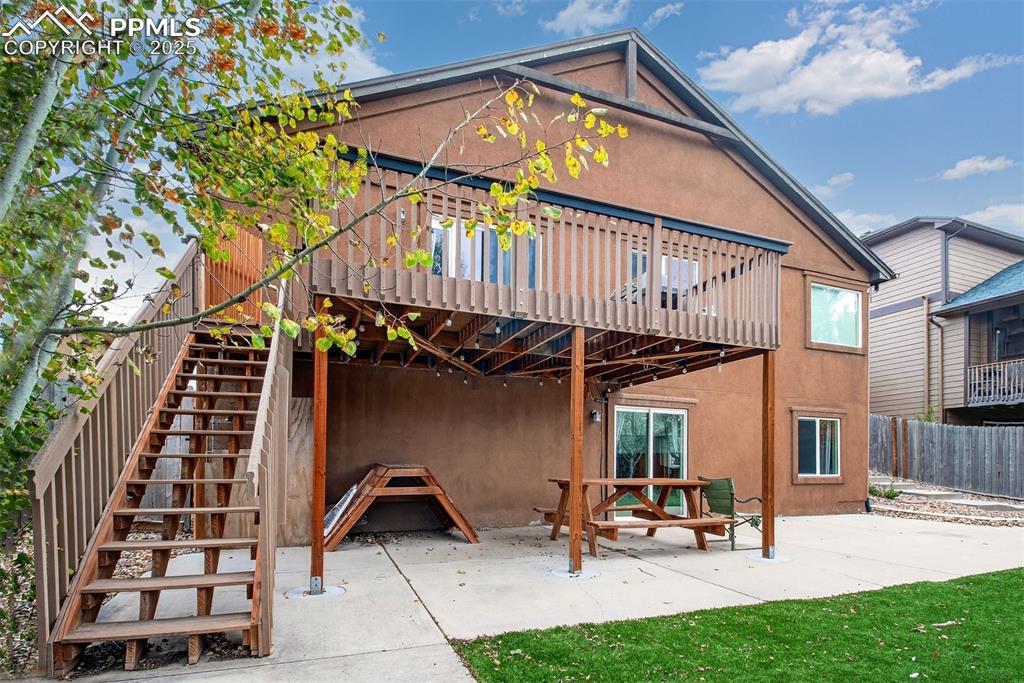 Image 30 of 35: Back of Structure