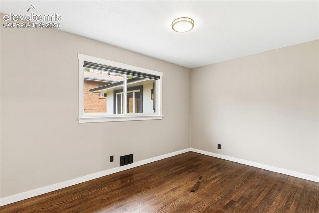 Image 16 of 38: Unit #1 / Bedroom #1