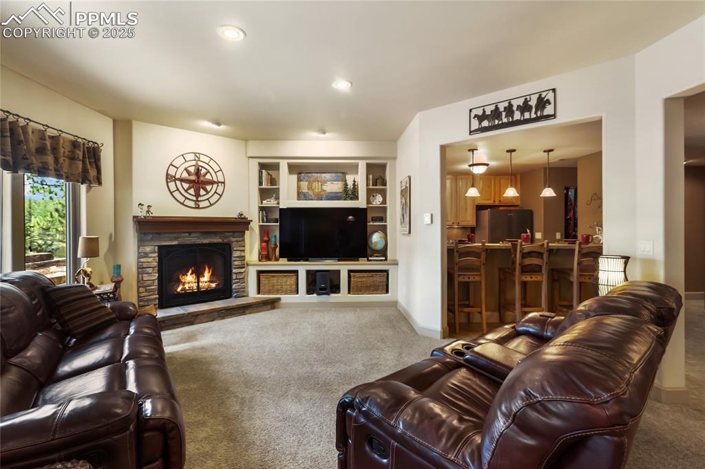 Image 29 of 45: Family Room