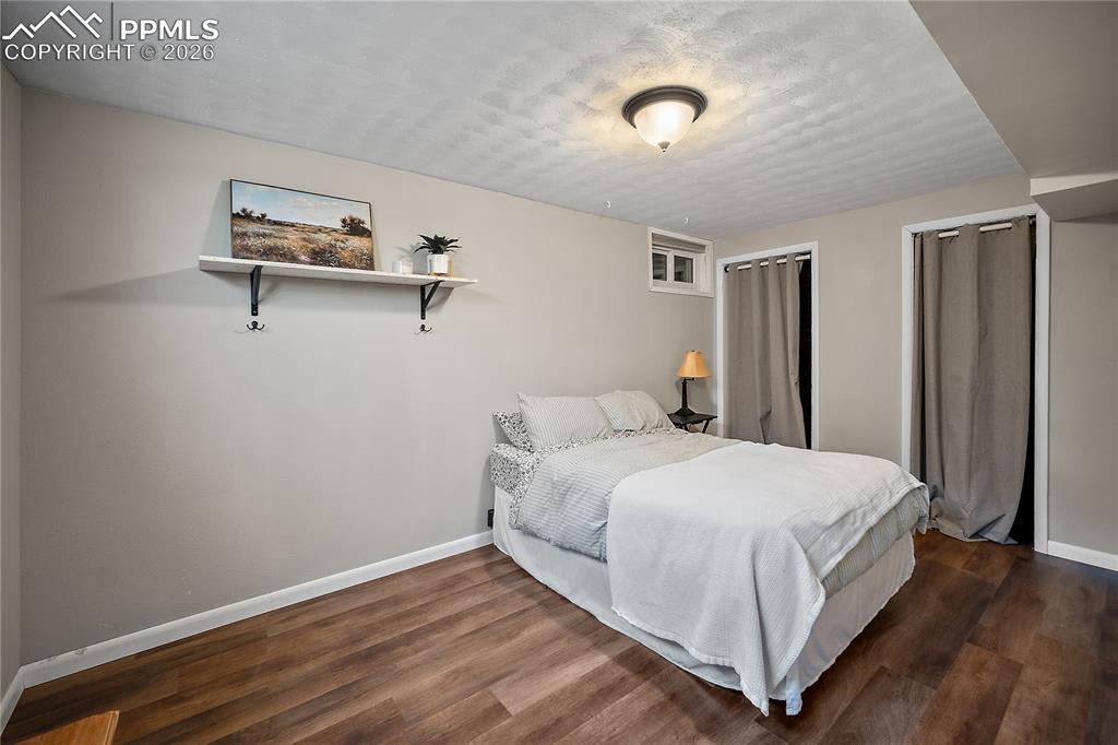 Image 16 of 39: Bedroom