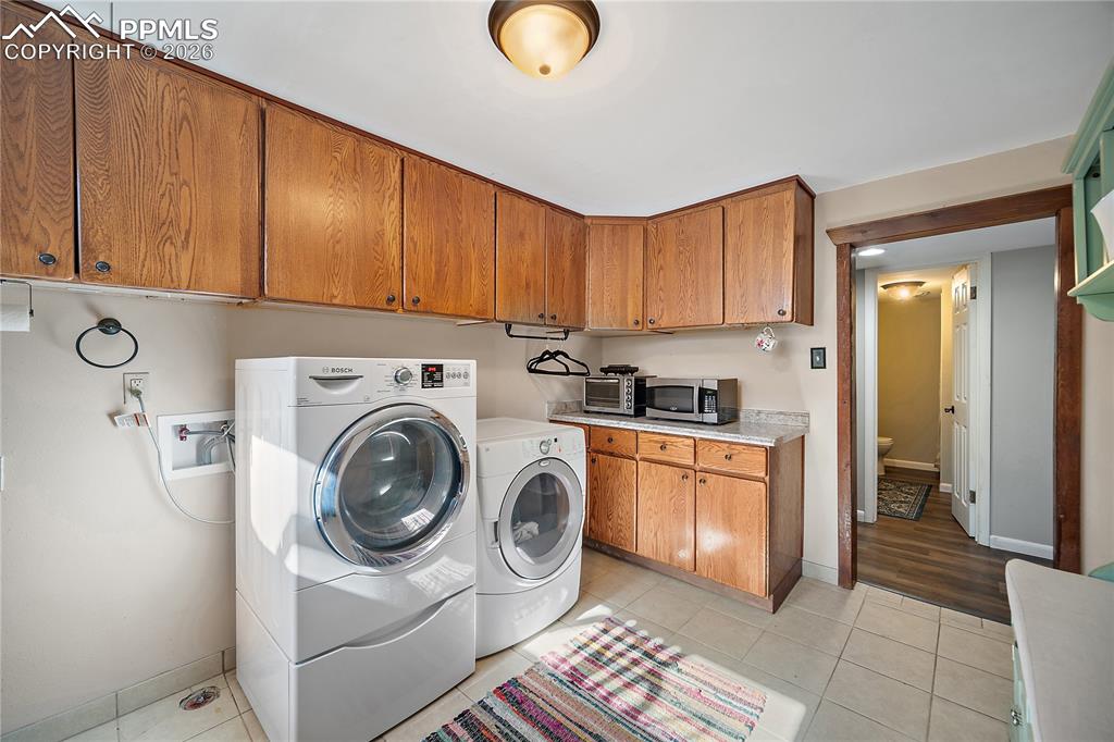 Image 19 of 39: Laundry