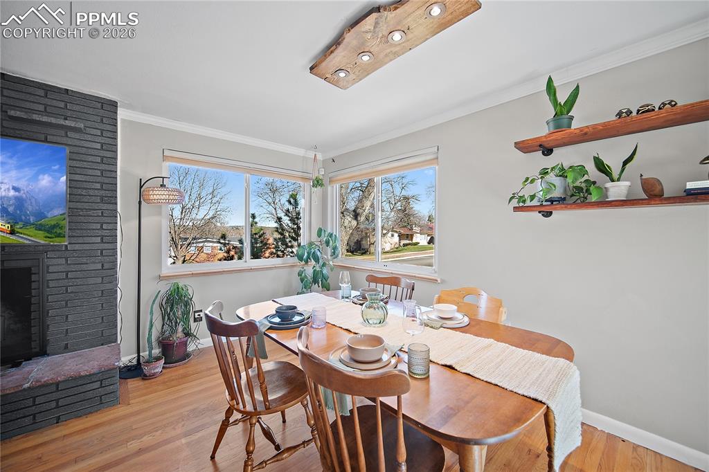 Image 24 of 39: Dining Area