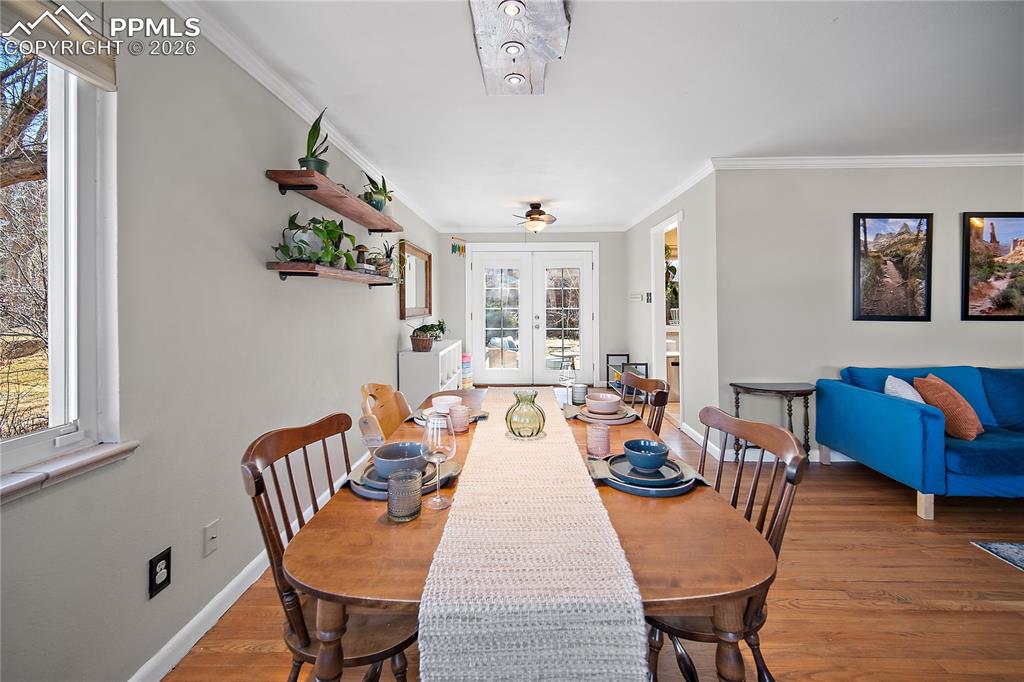 Image 26 of 39: Dining Area