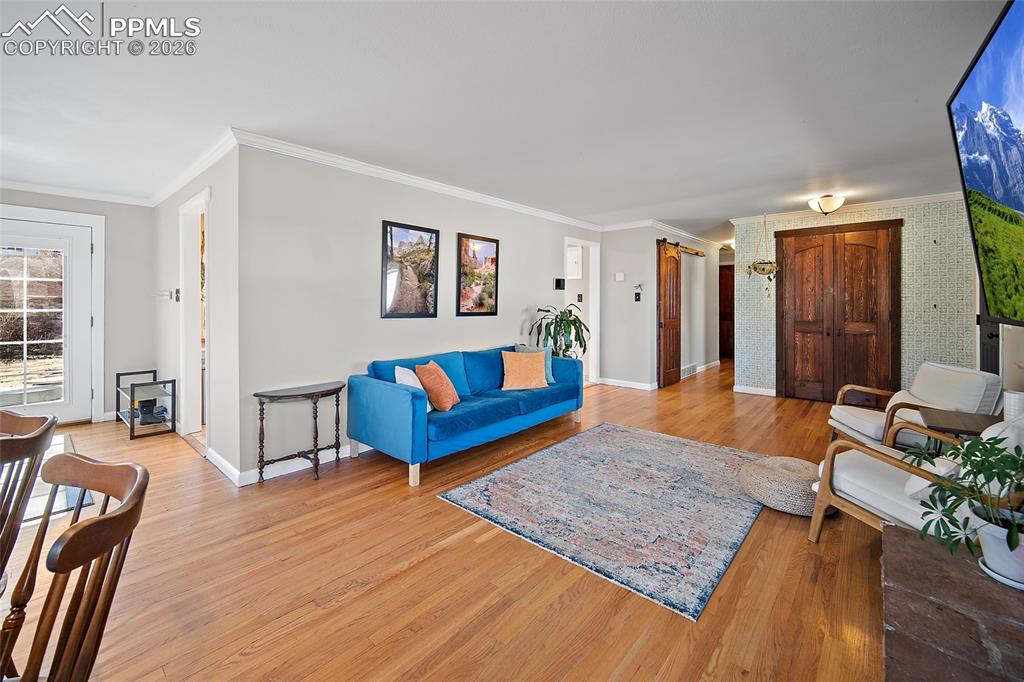 Image 27 of 39: Living Room