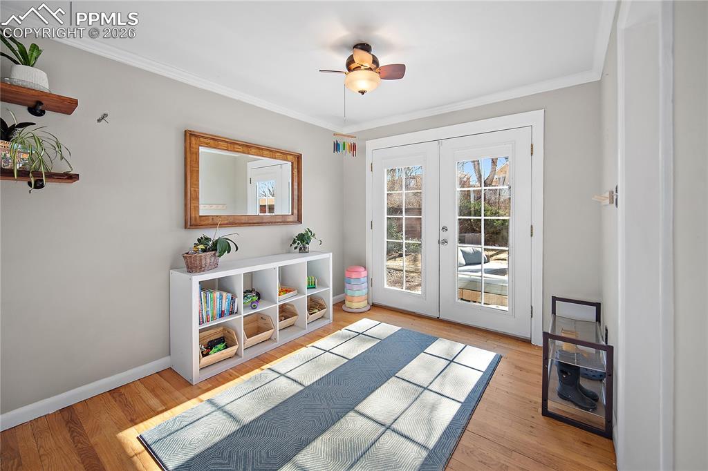 Image 28 of 39: Entry