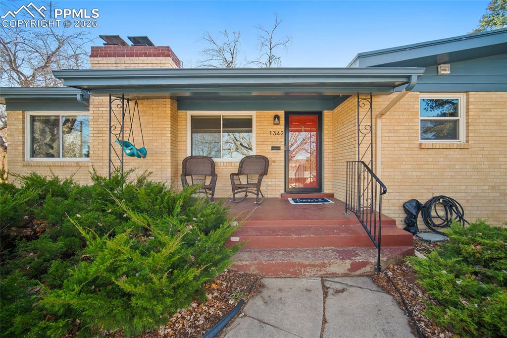 Image 5 of 39: Entry