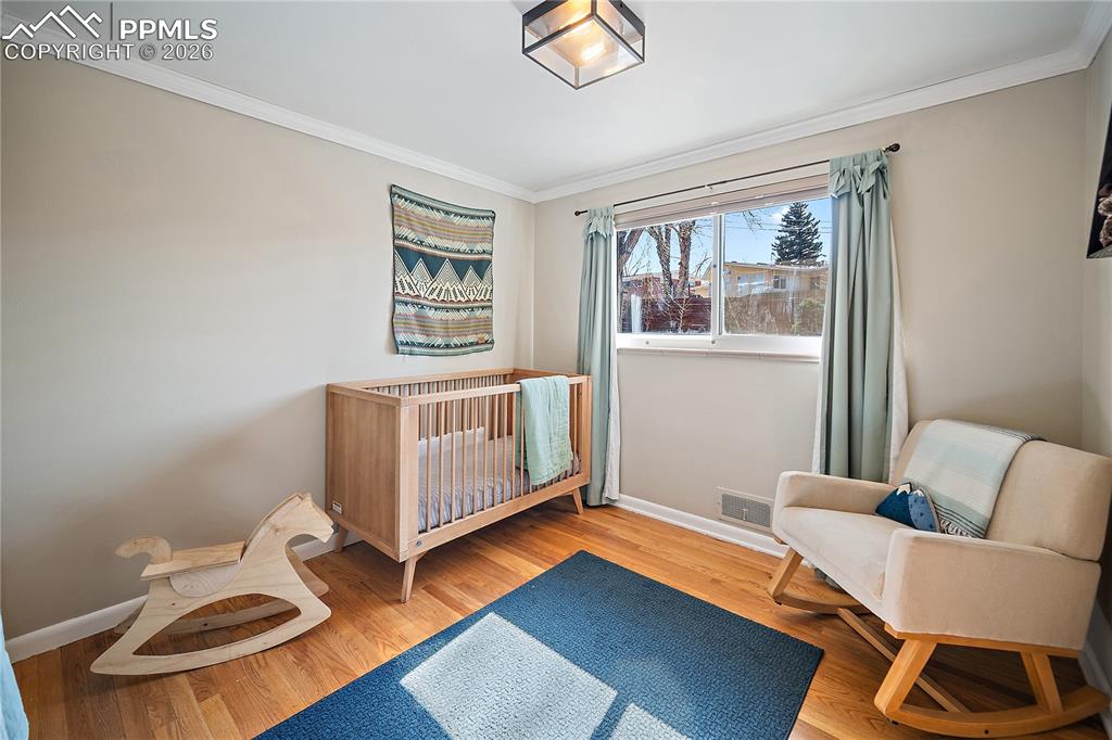 Image 7 of 39: Bedroom