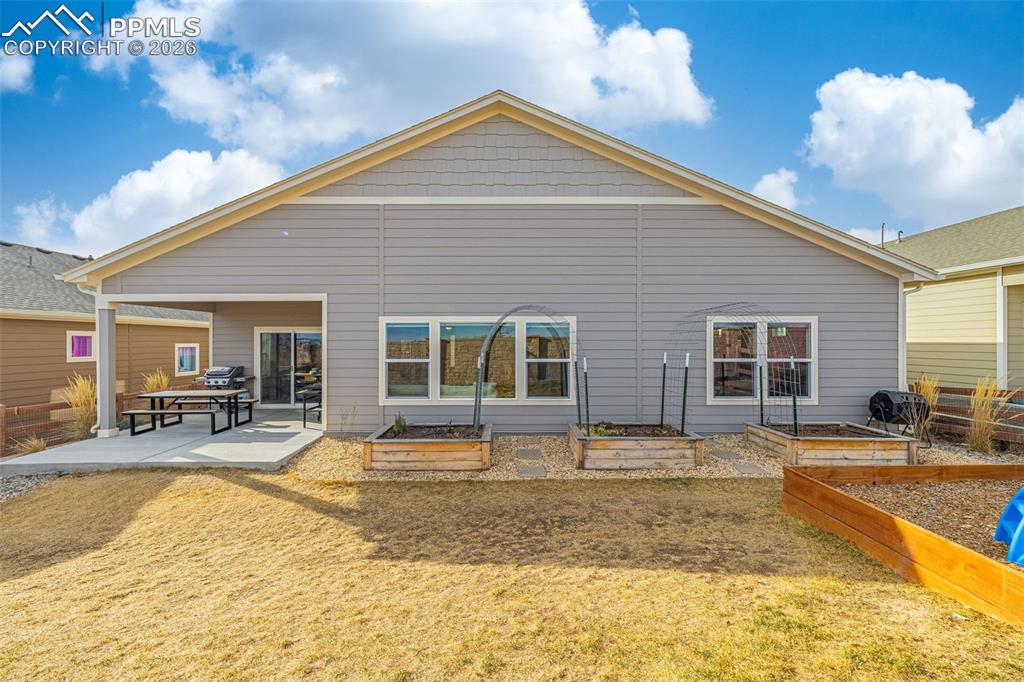 Image 32 of 43: Back of Structure