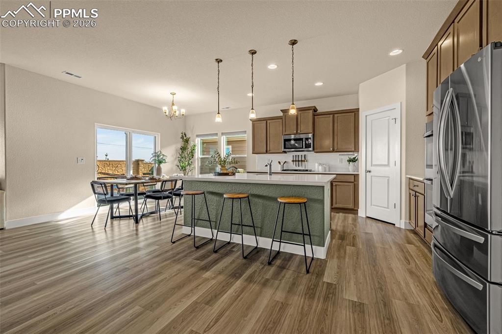 Image 4 of 43: Kitchen