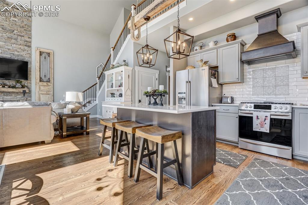 Image 12 of 48: Kitchen