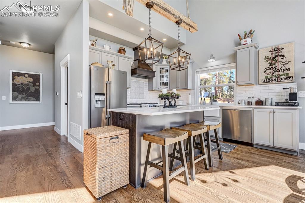 Image 13 of 48: Kitchen