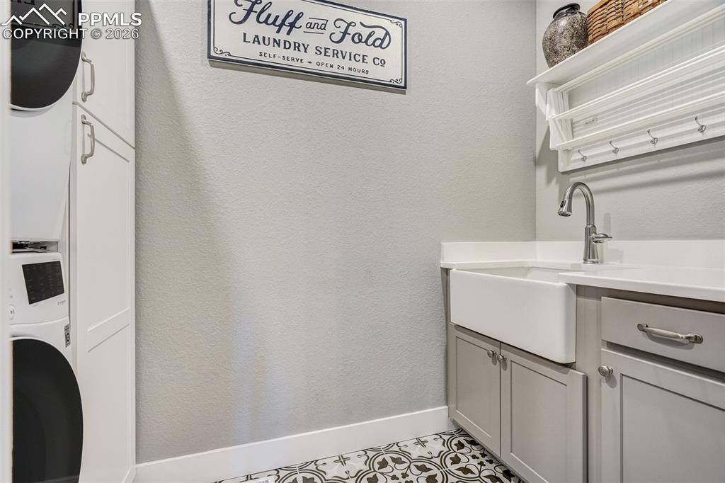 Image 26 of 48: Laundry