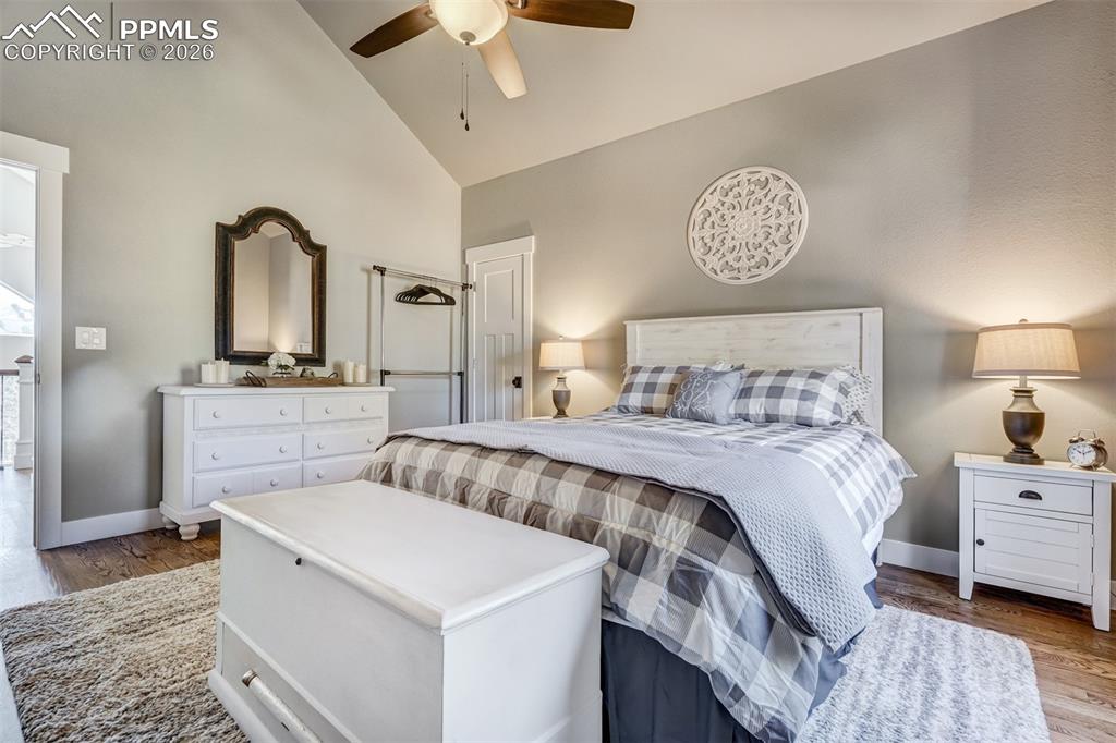 Image 31 of 48: Bedroom