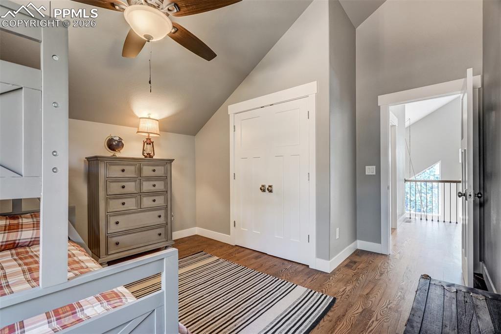 Image 33 of 48: Bedroom