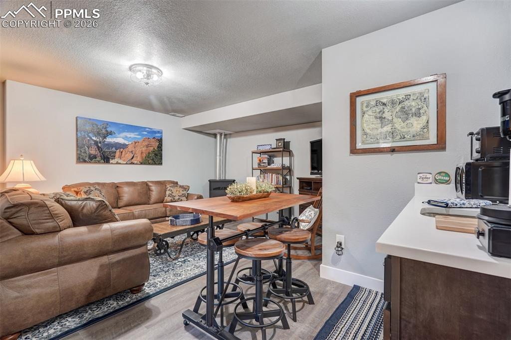 Image 35 of 48: Family Room