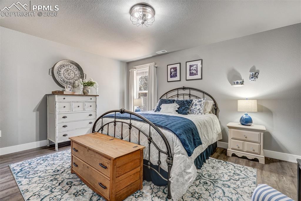 Image 43 of 48: Bedroom