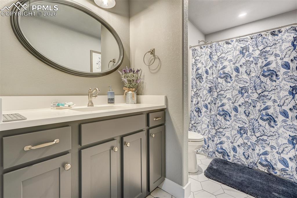 Image 45 of 48: Bathroom