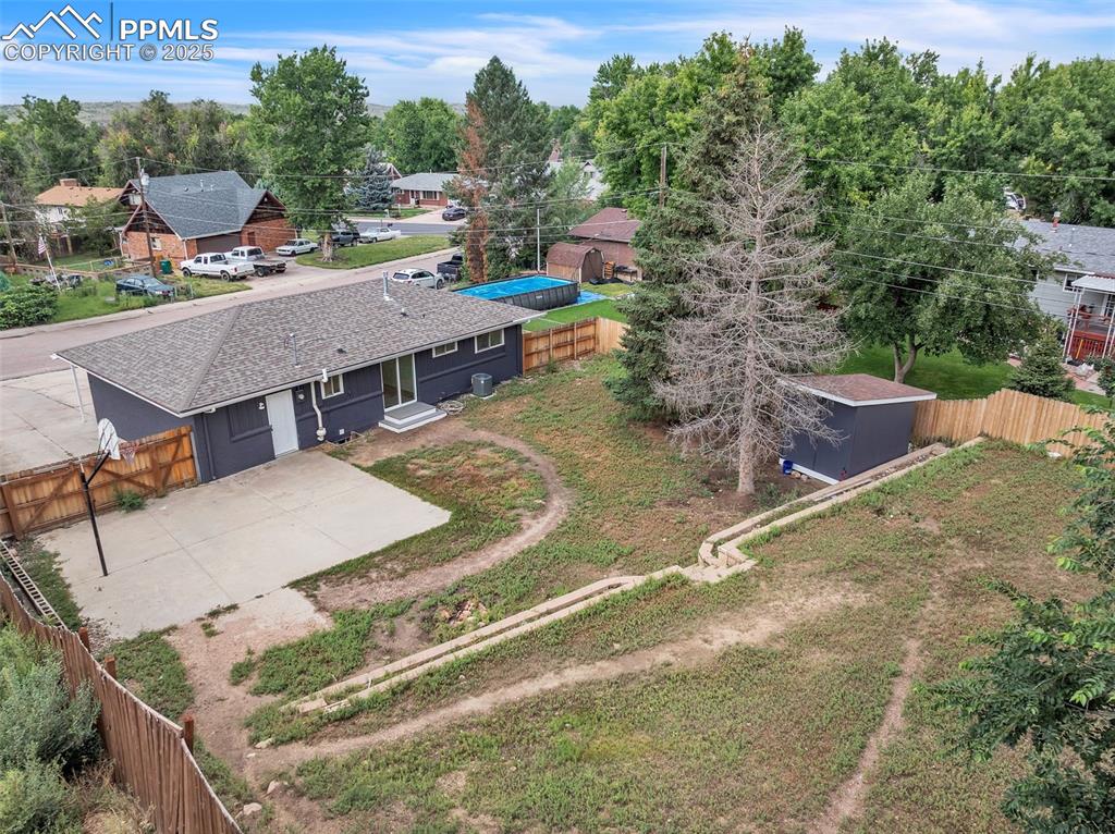 Image 36 of 38: Huge Oversized Lot