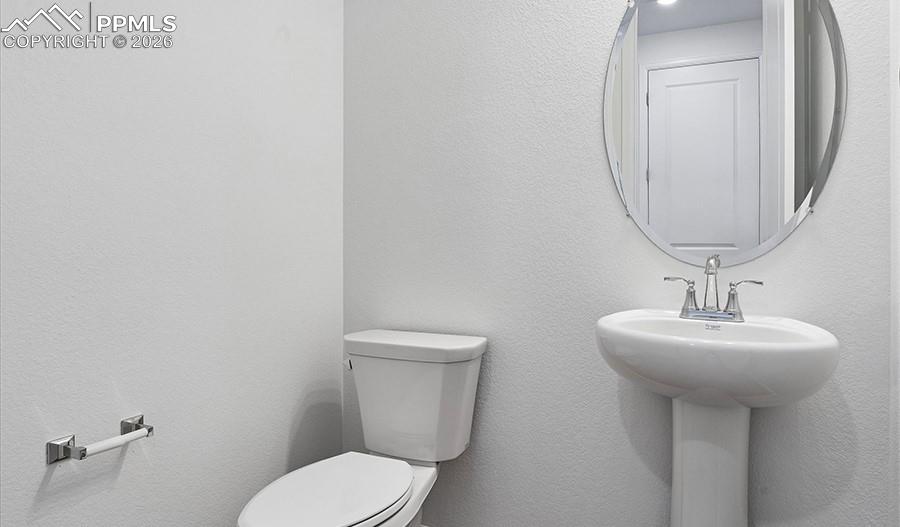 Image 3 of 23: Bathroom