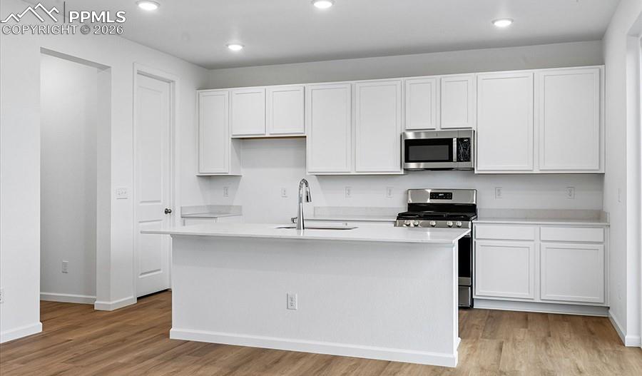 Image 5 of 23: Kitchen