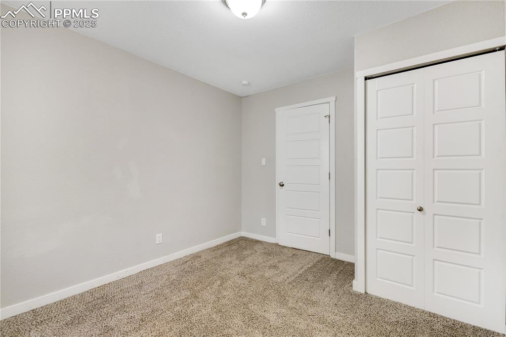 Image 16 of 36: Bedroom