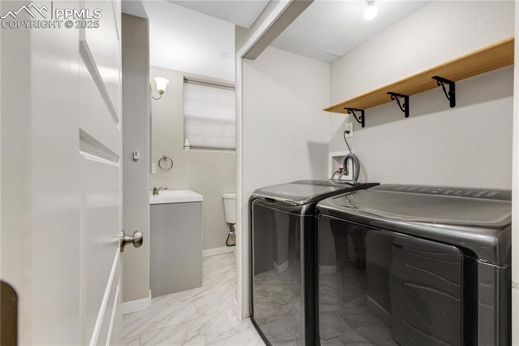 Image 25 of 36: Laundry