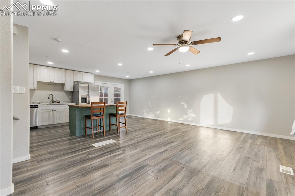 Image 7 of 36: Kitchen