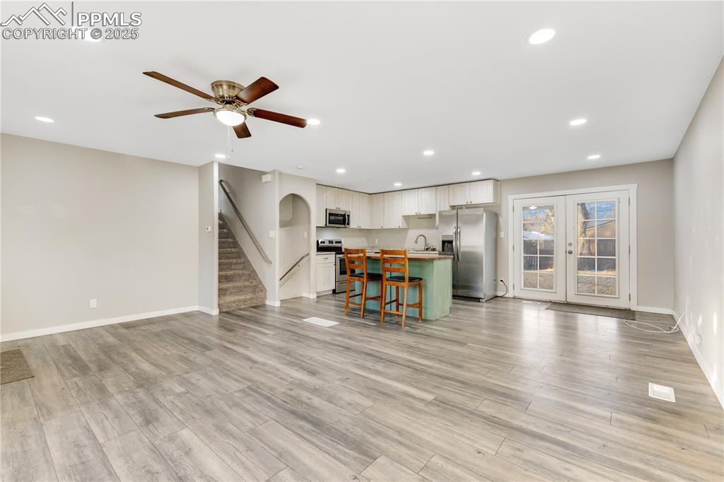 Image 9 of 36: Kitchen