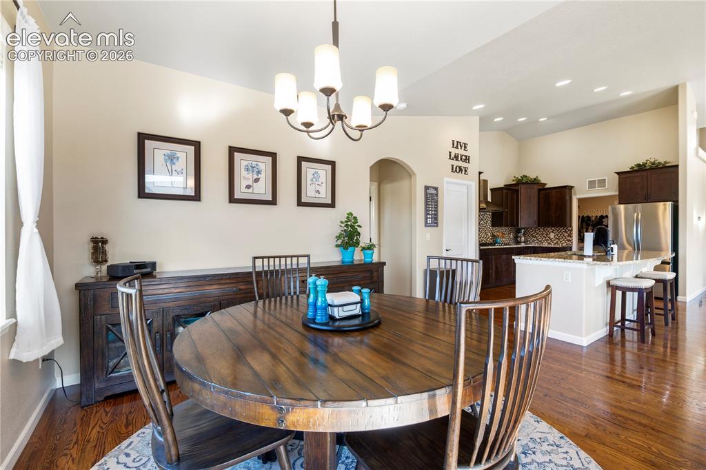 Image 10 of 39: Dining Area