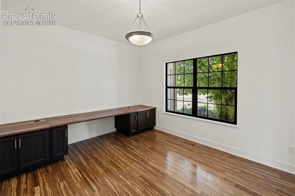 Image 4 of 47: Office