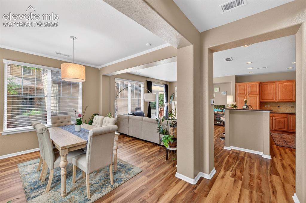 Image 8 of 49: Dining Area