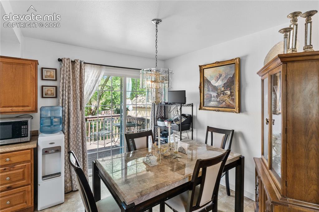 Image 11 of 22: Dining Area