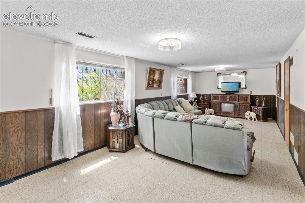 Image 16 of 22: Living Room