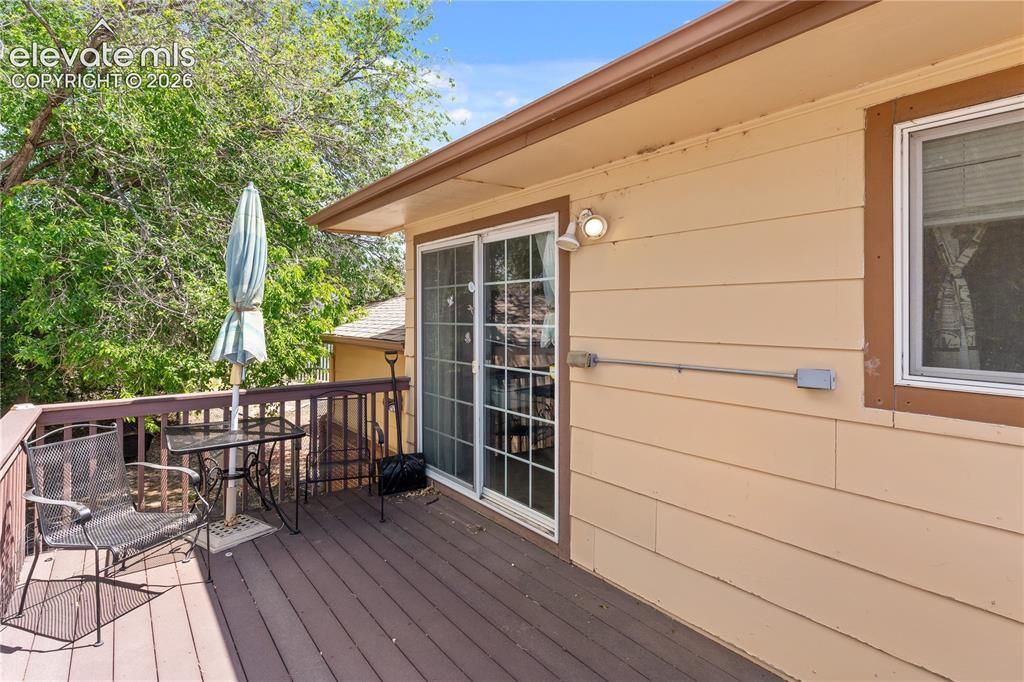 Image 6 of 22: Deck