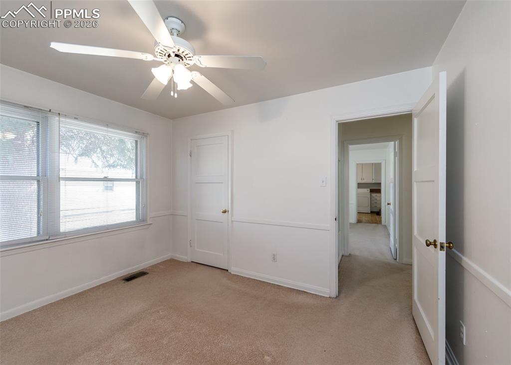 Image 19 of 29: Bedroom