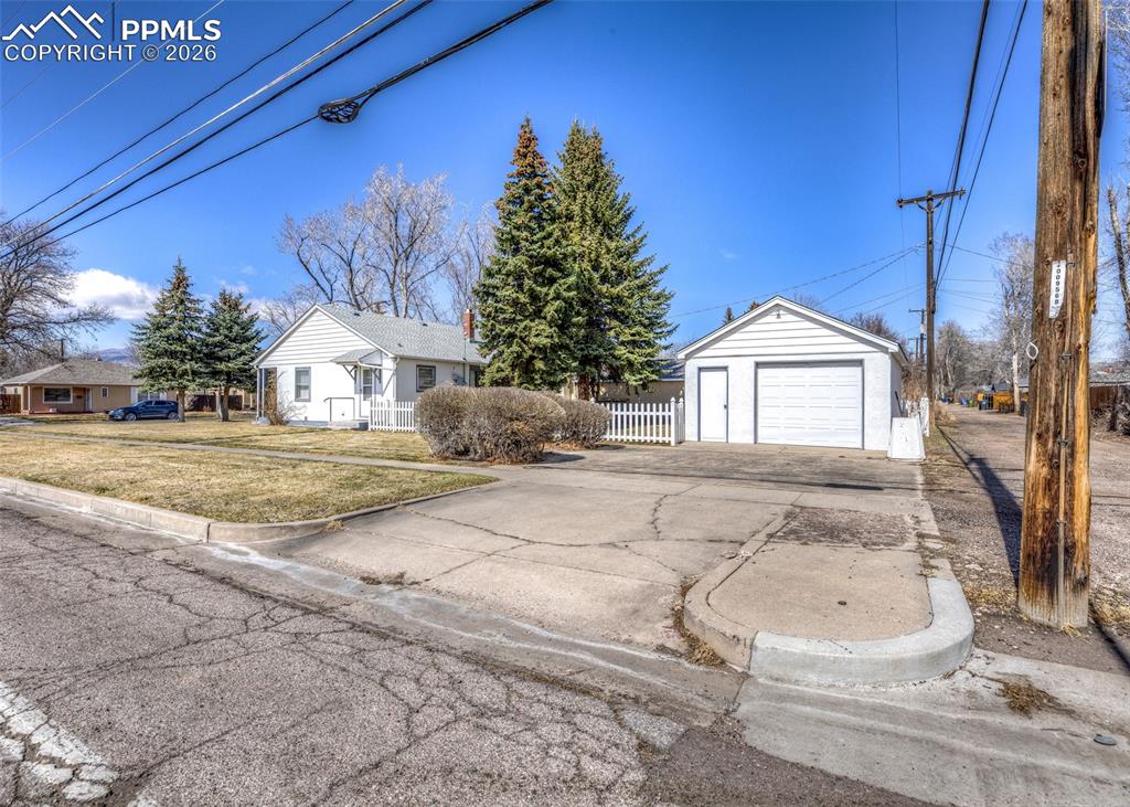 Image 24 of 29: Side of Structure