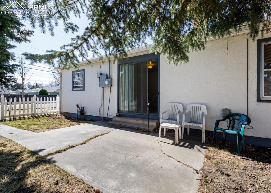 Image 27 of 29: Back of Structure