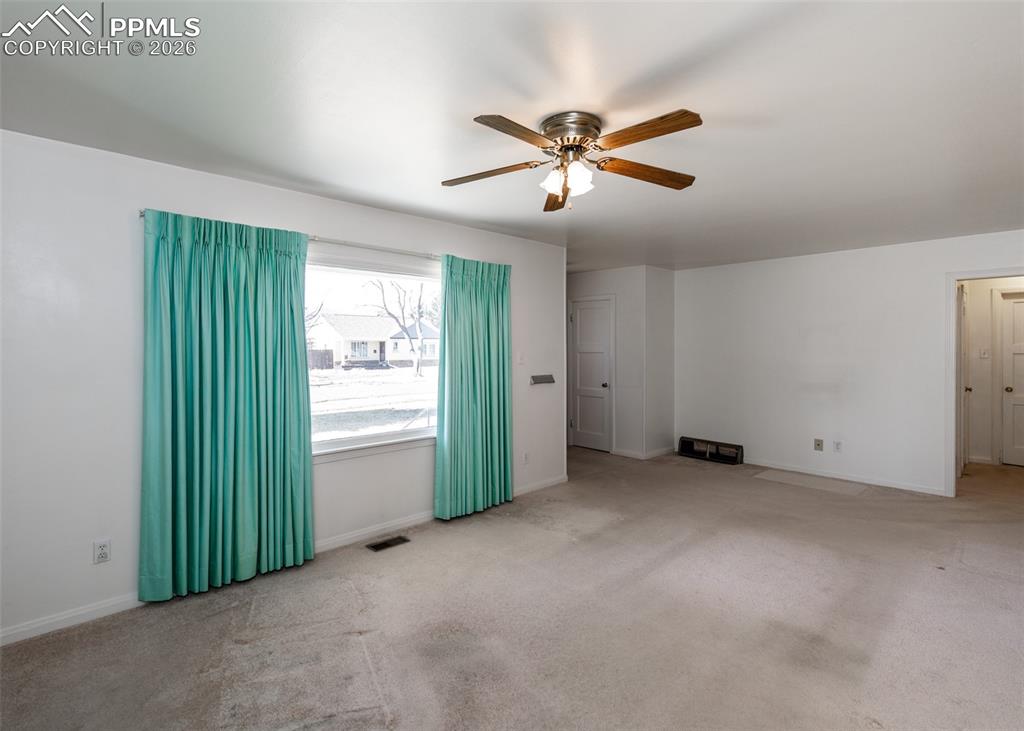 Image 7 of 29: Living Room