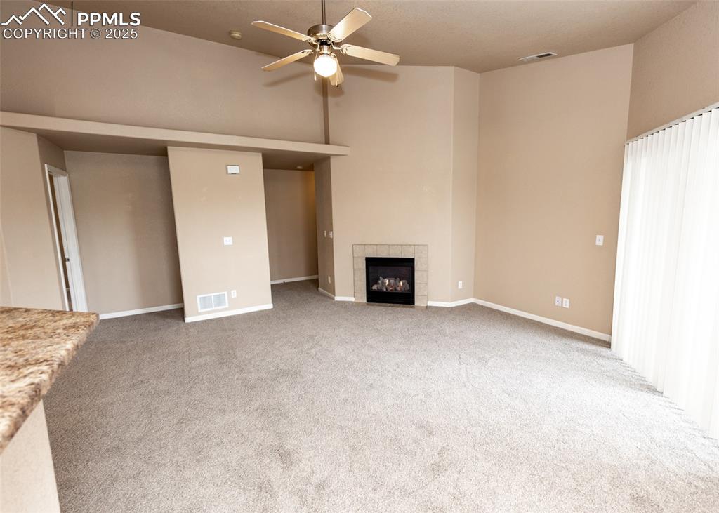 Image 31 of 45: Living Room