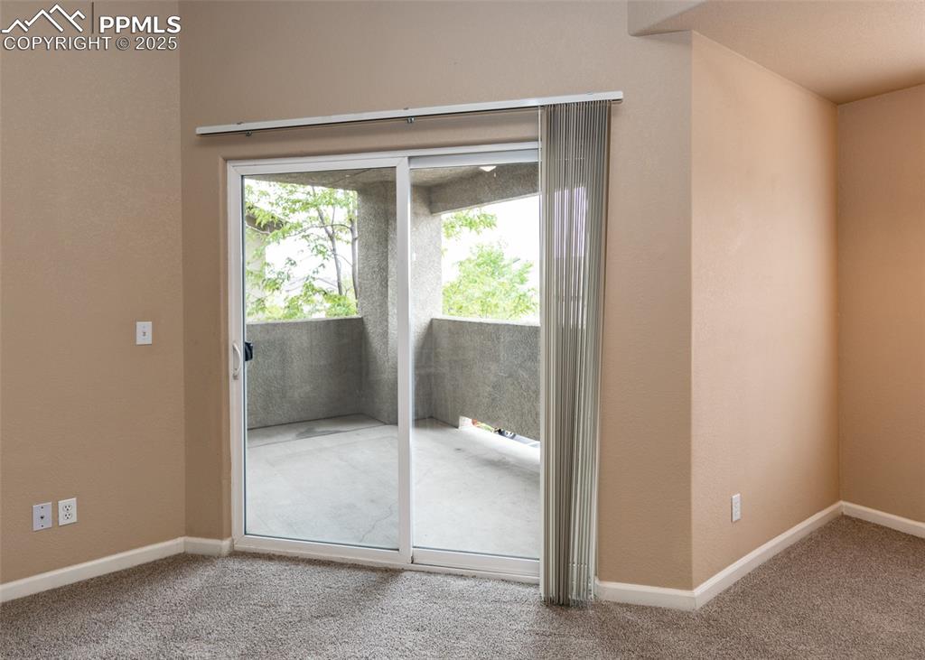 Image 32 of 45: To covered balcony